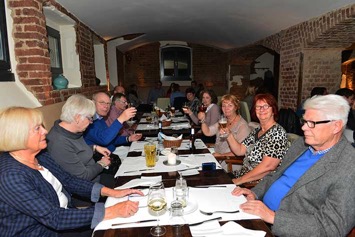 2015.10.03-WF-Klassentreffen-Cxielo-Herford-Gruppenfoto-Essen-WEB-SIE_0094